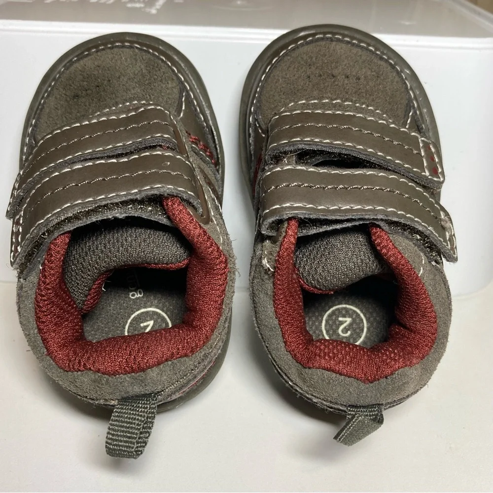 🌺 Genuine Kids OshKosh Infant Baby Size 2 Sneakers Two Strap
